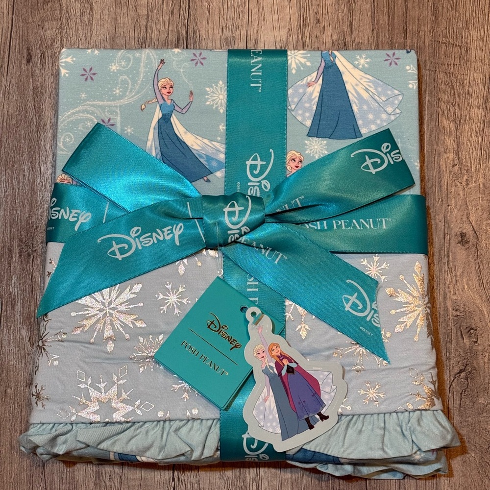 Posh Peanut Disney Frozen Elsa Luxette Patoo Blanket